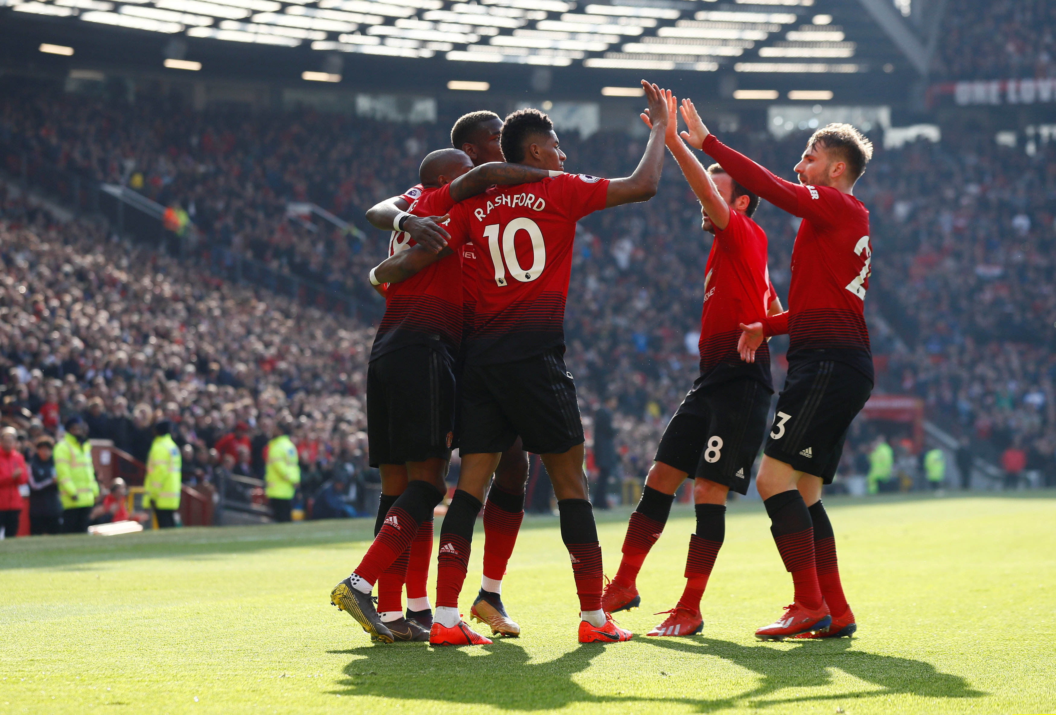 显然在这类 显然在这类